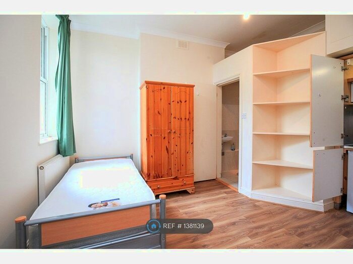 Studio To Rent In London, London, SE13
