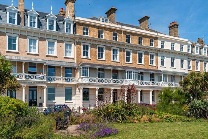 2 Bedroom Flat For Sale In Heene Terrace, Worthing, West Sussex, BN11