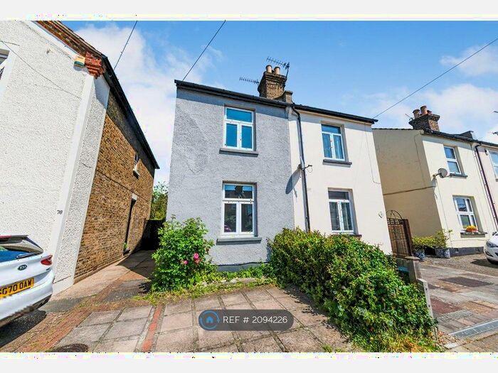 4 Bedroom Semi-Detached House To Rent In Newbury Road, Bromley, BR2