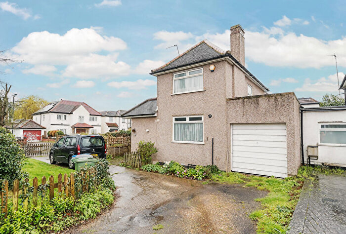 3 Bedroom Link Detached House For Sale In Church Lane, Kingsbury, London, NW9