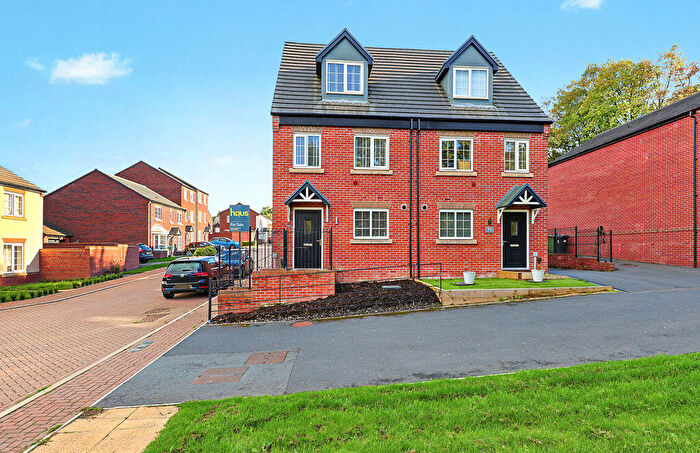 3 Bedroom Semi Detached House For Sale In Edale Drive, Wingerworth, Chesterfield, S42