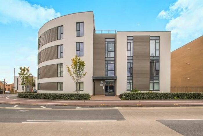 2 Bedroom Flat To Rent In Firepool View, Taunton, TA1