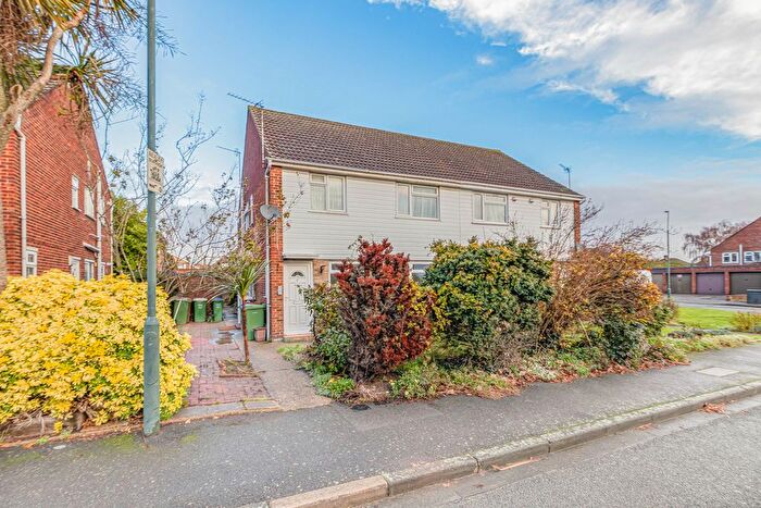 2 Bedroom Maisonette For Sale In Tyeshurst Close, Abbey Wood, SE2