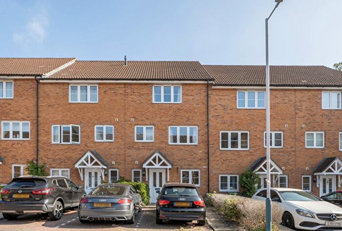4 Bedroom Terraced House For Sale In Kew Close, Romford, RM1