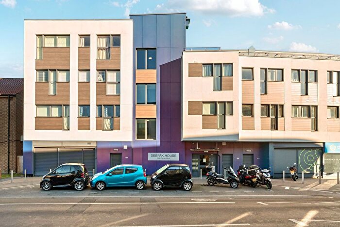 1 Bedroom Flat For Sale In Garratt Lane, London, SW17