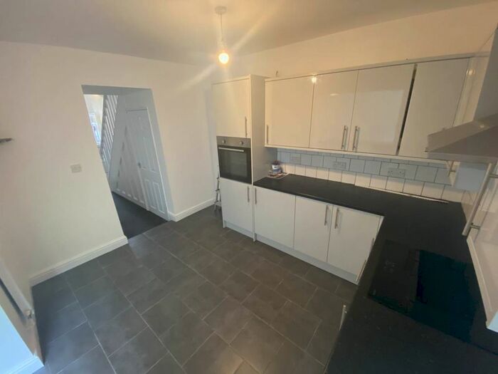 3 Bedroom Property To Rent In North Hill Road, Mount Pleasant, Swansea, SA1