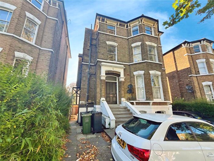 2 Bedroom Flat To Rent In Manor Park, London, SE13
