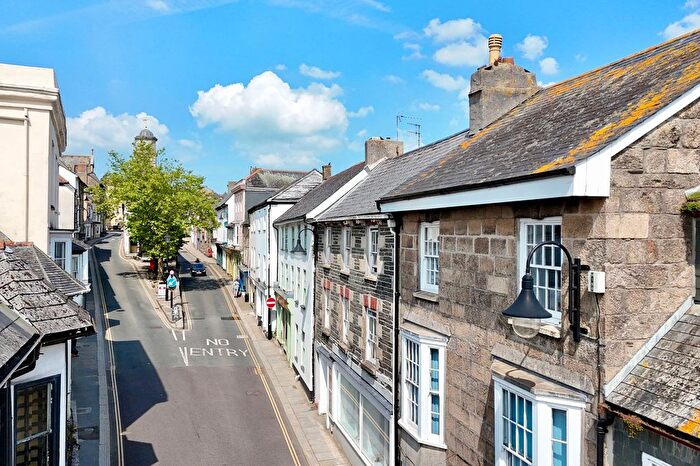 1 Bedroom Flat For Sale In Lower Market Street, Penryn, TR10