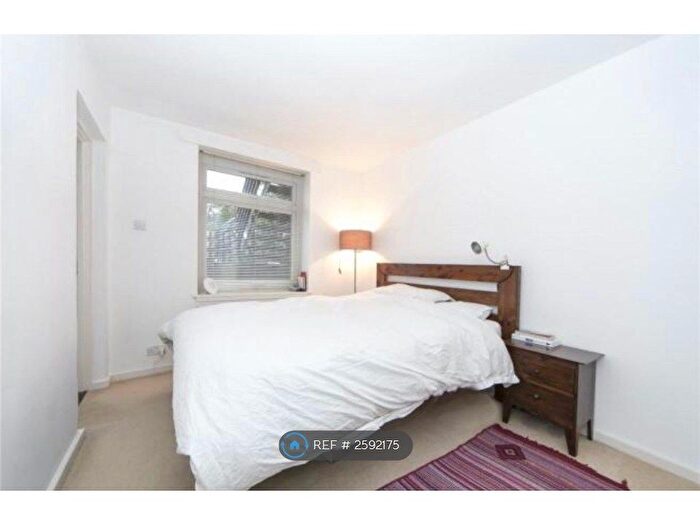 1 Bedroom Flat To Rent In Gore Road, London, E9