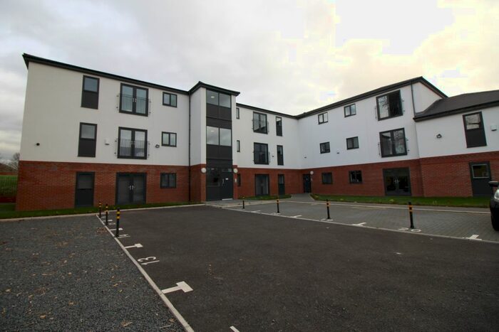 Garage / Parking To Rent In Hampton Crescent, Long Close Lane, Leeds, LS9