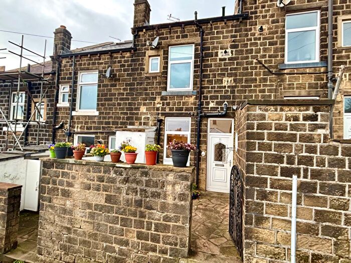 3 Bedroom Terraced House For Sale In Unity Street, Riddlesden, BD20