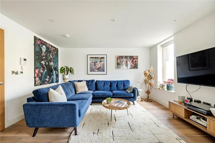 2 Bedroom Duplex To Rent In Wyles House, Prodigal Square, London, E8