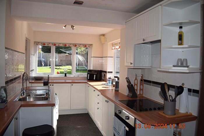 5 Bedroom Detached House To Rent In Berwyn Way, Nuneaton, CV10