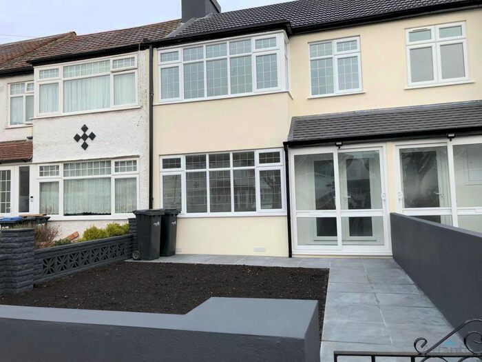 4 Bedroom End Of Terrace House To Rent In Longfield Avenue, Enfield, EN3