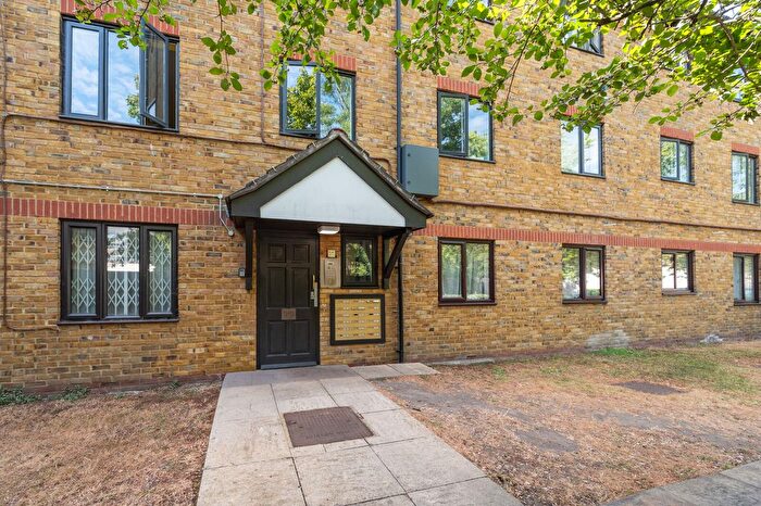 1 Bedroom Flat To Rent In Pavilion Mansions, Clapham, London, SW9