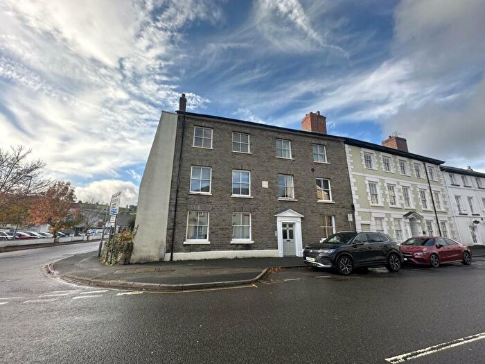 2 Bedroom Apartment For Sale In Watton, Brecon, LD3