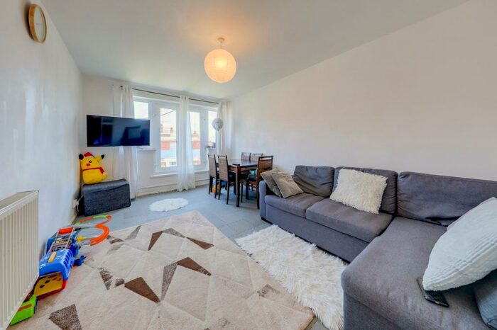 2 Bedroom Flat To Rent In Dartmouth Road, Sydenham, London, SE26