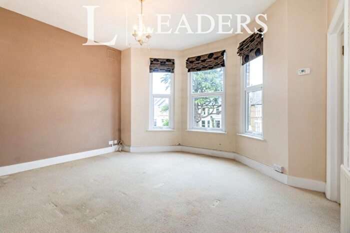 1 Bedroom Flat To Rent In The Avenue, KT5
