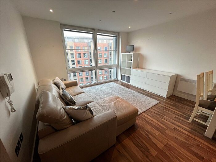2 Bedroom Flat To Rent In Milliners Wharf, Munday Street, Manchester, M4