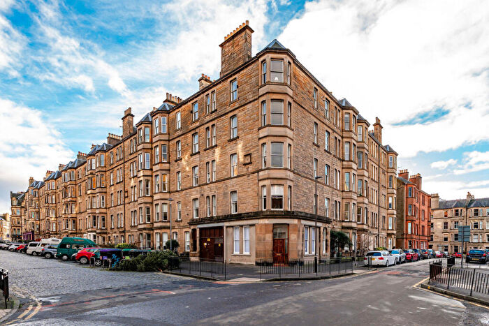 2 Bedroom Flat For Sale In Flat Bruntsfield Avenue, Edinburgh, EH10