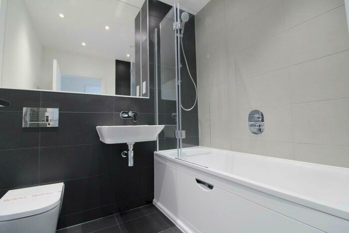 2 Bedroom Apartment To Rent In Harlequin House, Padworth Avenue, Reading, RG2