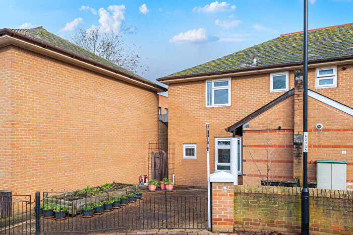 3 Bedroom End Of Terrace House For Sale In Acorn Way, London, SE23