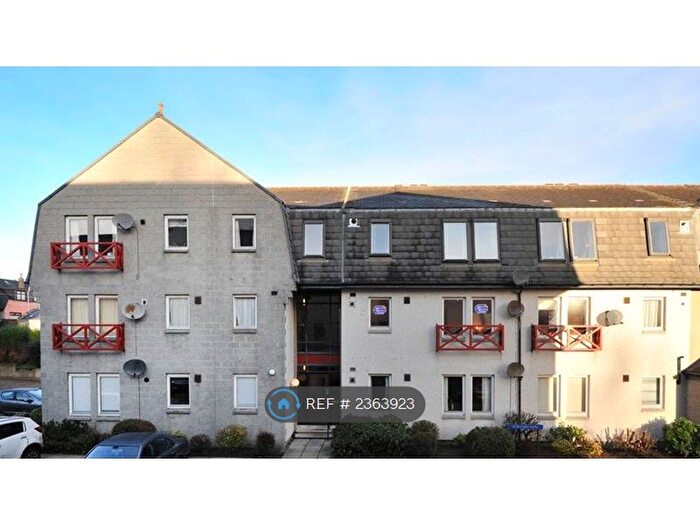 2 Bedroom Flat To Rent In Gairn Terrace, Aberdeen, AB10