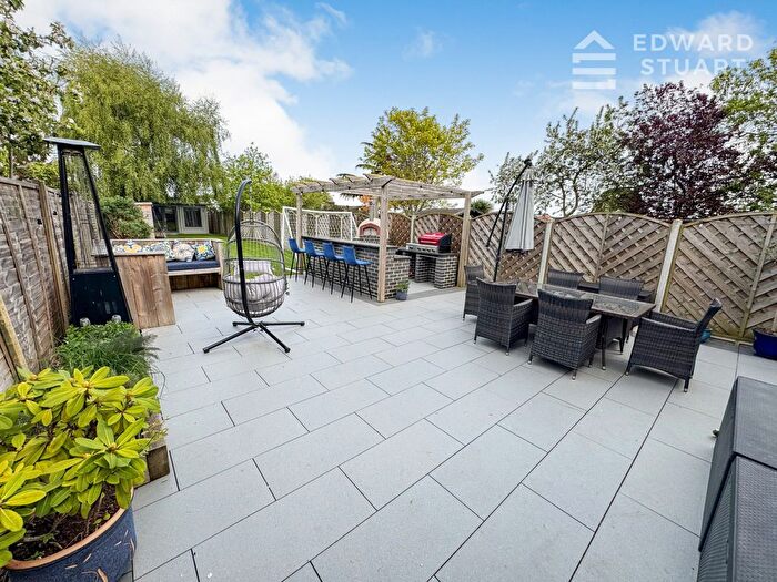 3 Bedroom Semi-detached House For Sale In Lincoln Road, Peterborough, Cambridgeshire, PE6