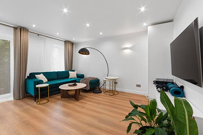 2 Bedroom Apartment For Sale In Victoria Hall, Weseley Avenue, E16