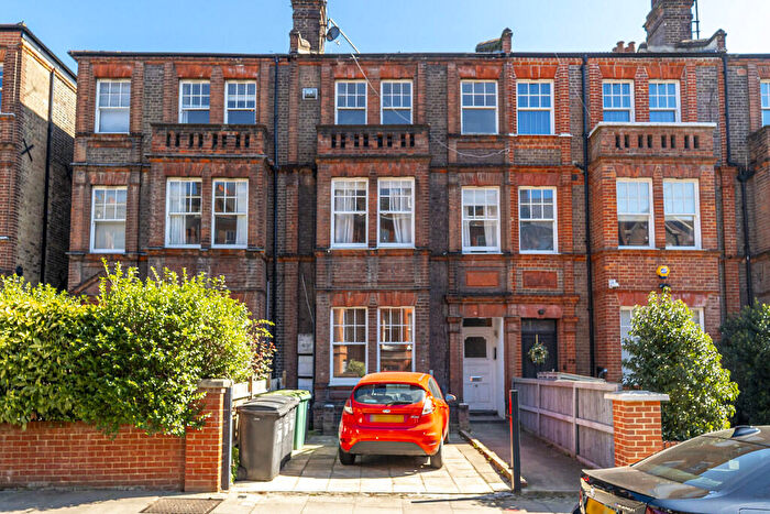 2 Bedroom Apartment To Rent In Goldhurst Terrace, West Hampstead, London, NW6
