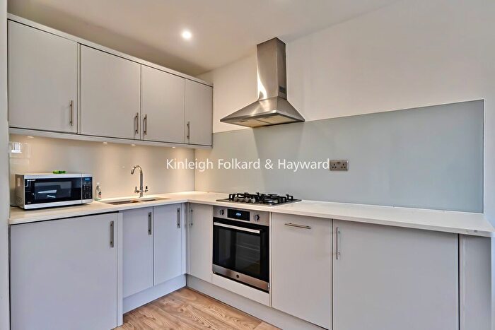 2 Bedroom Flat To Rent In Brook Drive, London, SE11