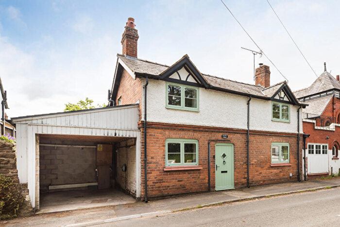4 Bedroom Link Detached House For Sale In Barrow Lane, Chester, CH3