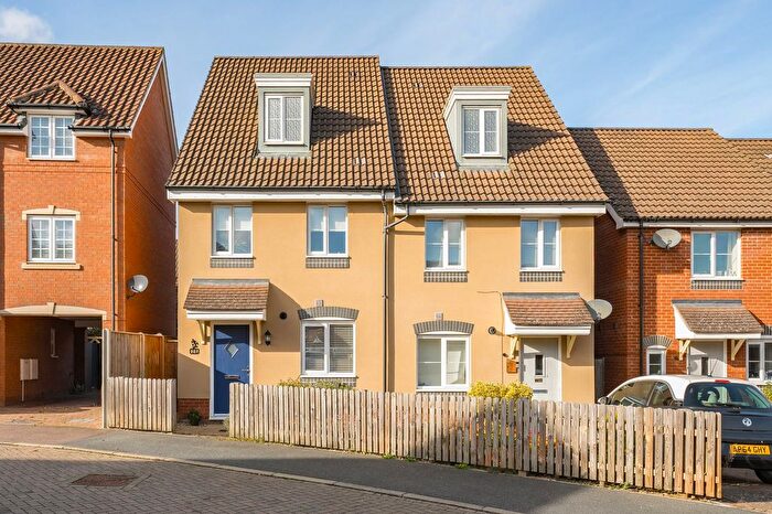 3 Bedroom Semi Detached House For Sale In Redpoll Road, Costessey, NR8