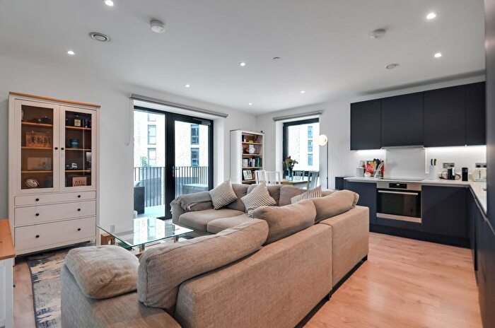 2 Bedroom Flat For Sale In Wandsworth, London, SW18