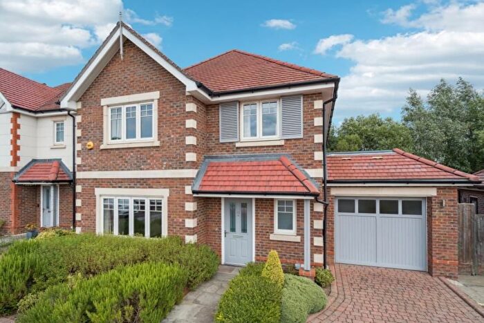 4 Bedroom Detached House To Rent In Horsehaven Mews, Watford, WD19