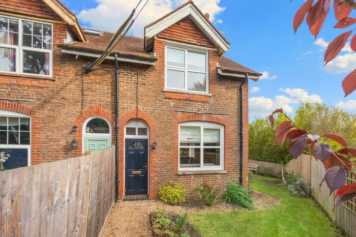 2 Bedroom Cottage For Sale In Stopham Road, Pulborough, RH20