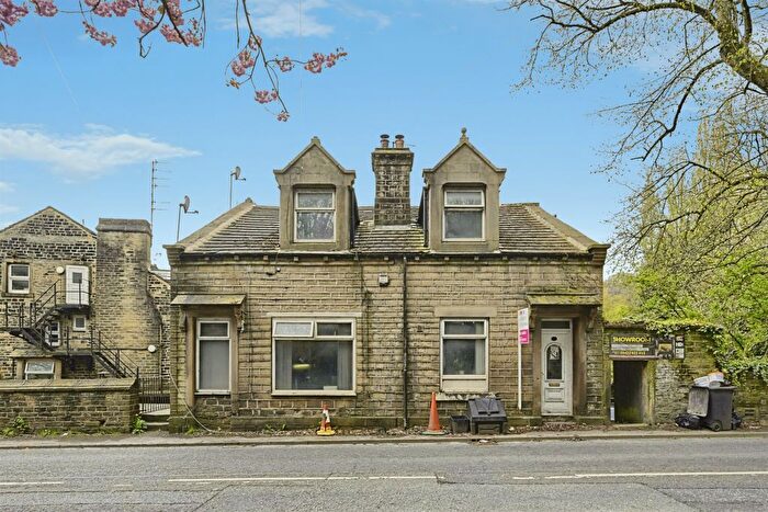 3 Bedroom Semi Detached House For Sale In Rochdale Road, Triangle, Sowerby Bridge, HX6
