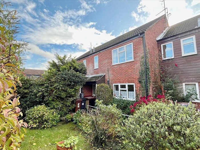 3 Bedroom Terraced House For Sale In Kemp Place, Bushey ., WD23