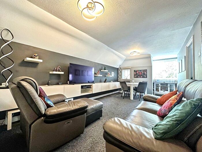 2 Bedroom Flat For Sale In Dunlin Drive, Washington, NE38