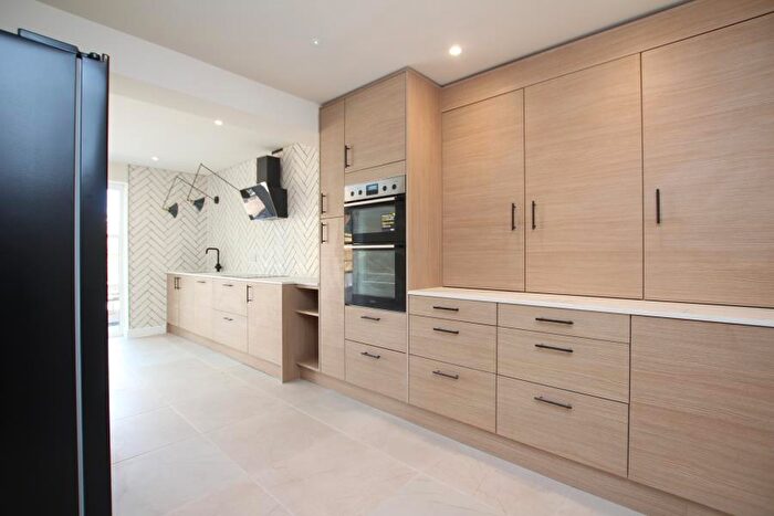 1 Bedroom Semi-Detached House To Rent In Oldbury Court Road - Fishponds, BS16
