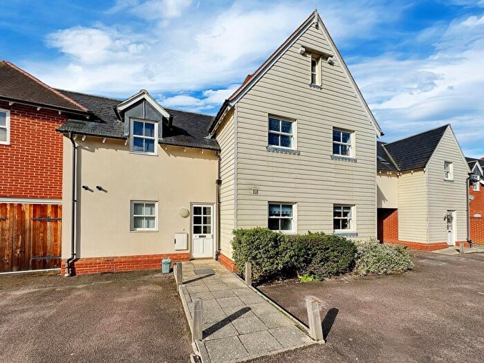 2 Bedroom Ground Maisonette For Sale In St Johns Road, Wivenhoe, Colchester, CO7
