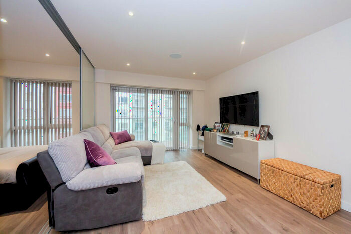 1 Bedroom Apartment To Rent In Boulevard Drive, London, NW9