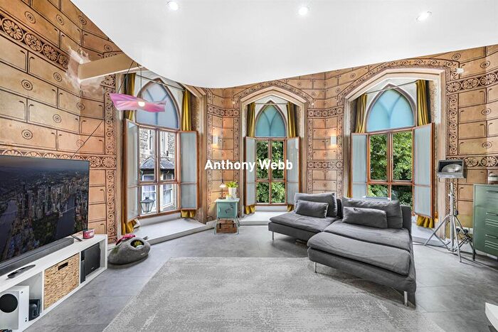 1 Bedroom Flat For Sale In St James Court, Fore Street, Edmonton, N18