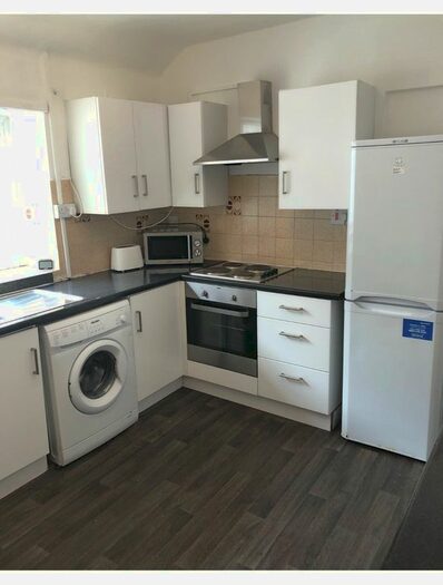 3 Bedroom Flat To Rent In Hanover Street, Mount Pleasant, Swansea, SA1