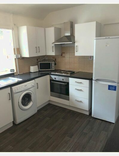 3 Bedroom Flat To Rent In Hanover Street, City Centre, Swansea SA1