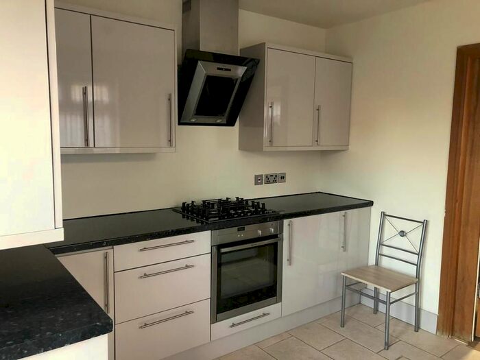 4 Bedroom Terraced House To Rent In Buxton Road, Stratford, London, United Kingdom E15