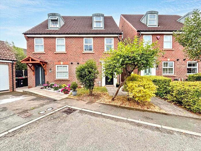 3 Bedroom Semi-Detached House For Sale In Wicket Close, Kirkby In Ashfield, NG17