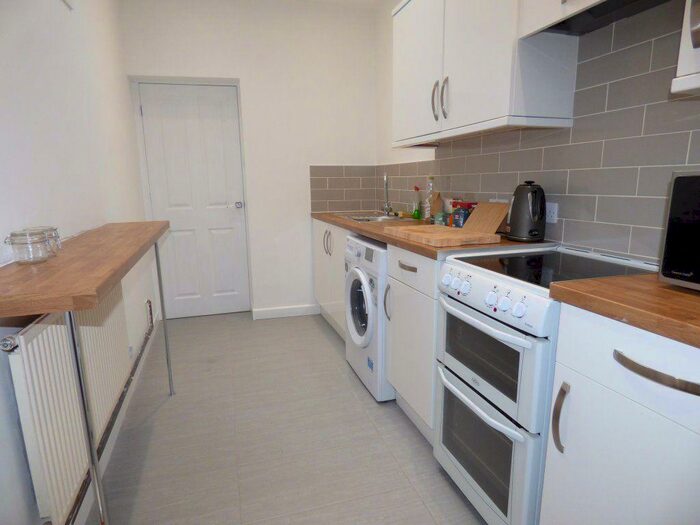 1 Bedroom Flat To Rent In Clifton Street, Old Town, SN1