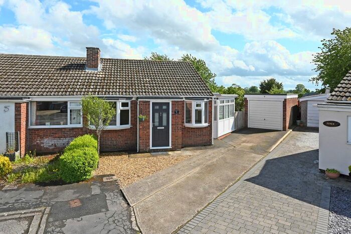 2 Bedroom Bungalow To Rent In Neville Drive, Bishopthorpe, York, YO23