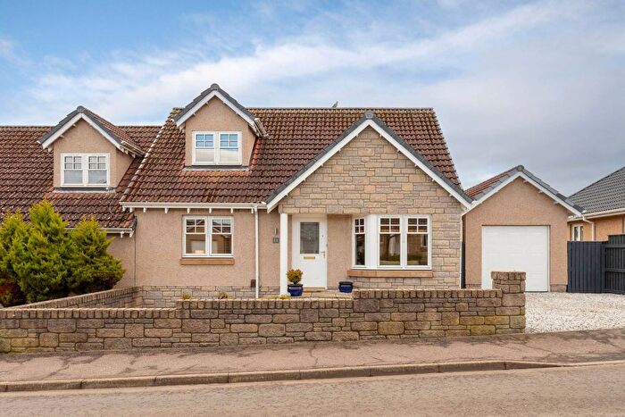 4 Bedroom Semi-Detached House For Sale In Ballumbie Gardens, Dundee, DD4
